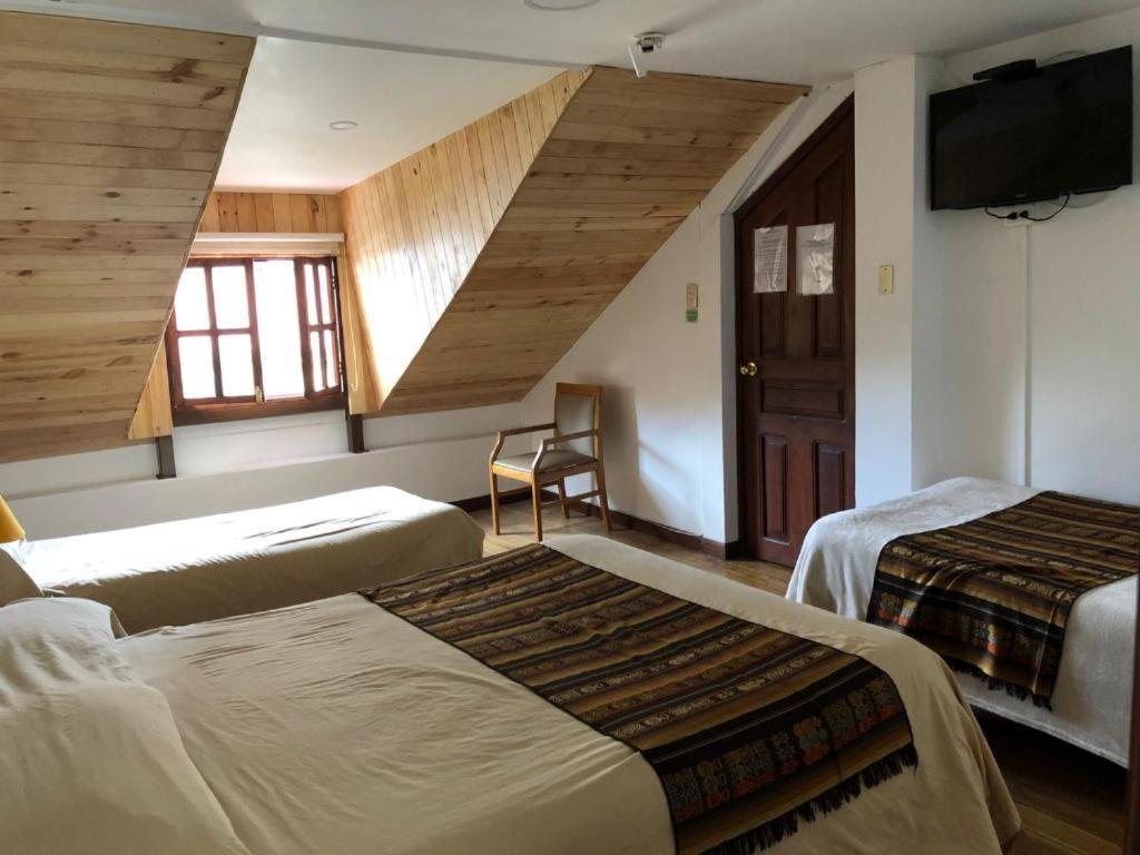 Casa Del Arupo Hostel Quito Luaran gambar