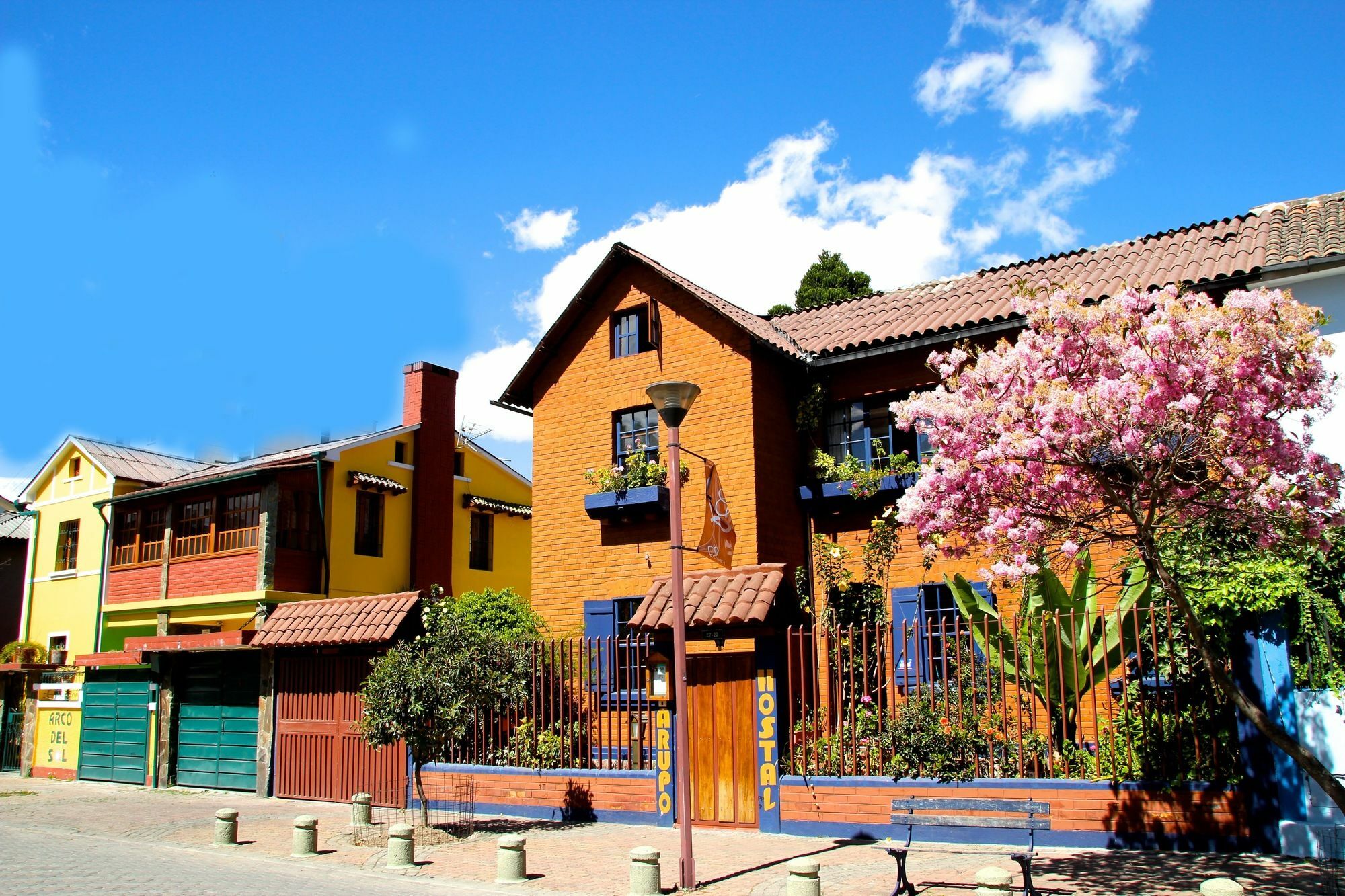 Casa Del Arupo Hostel Quito Luaran gambar